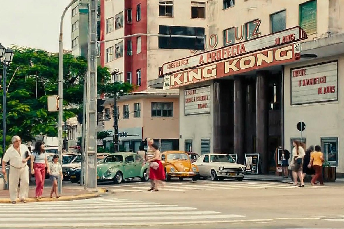 L'ATTACCO DELLA GAMBA PELOSA