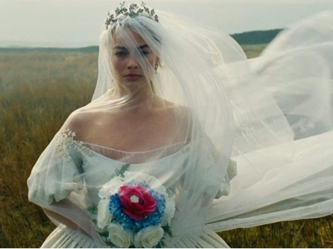 SE KITSCH DEVE ESSERE, LO SIA FINO IN FONDO!