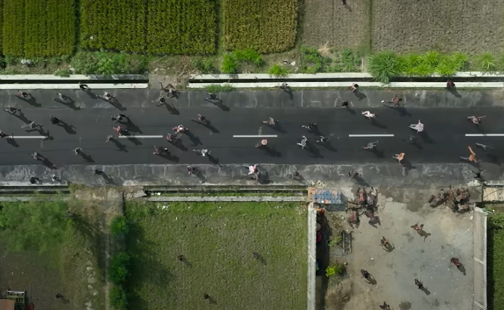 IN INDONESIA NON GUARDANO THE WALKING DEAD