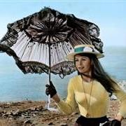 LA DAMA CON L'OMBRELLINO